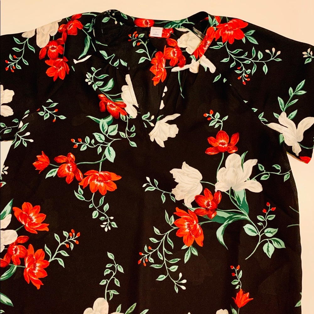 Old Navy flower blouse